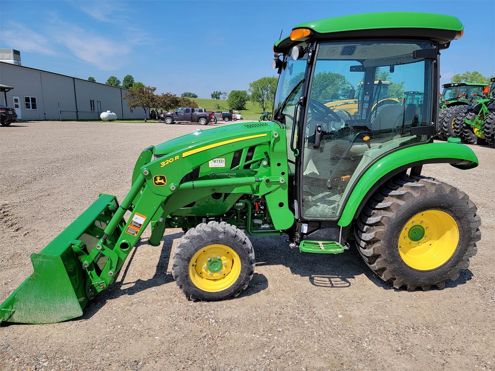 2019 John Deere 3033R