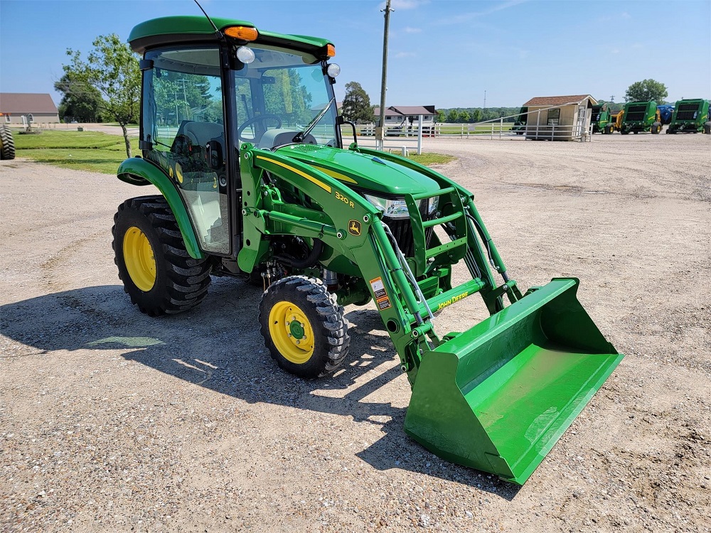 2019 John Deere 3033R