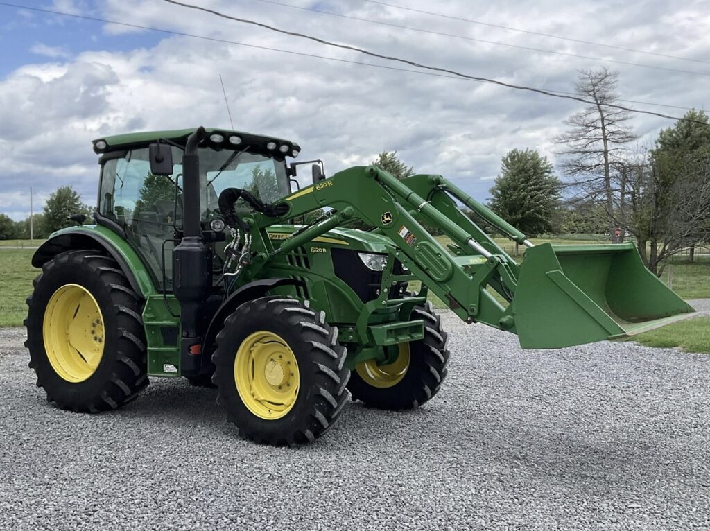 2015 John Deere 6120R