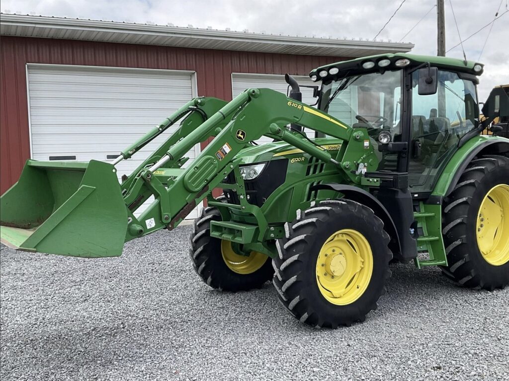 2015 John Deere 6120R