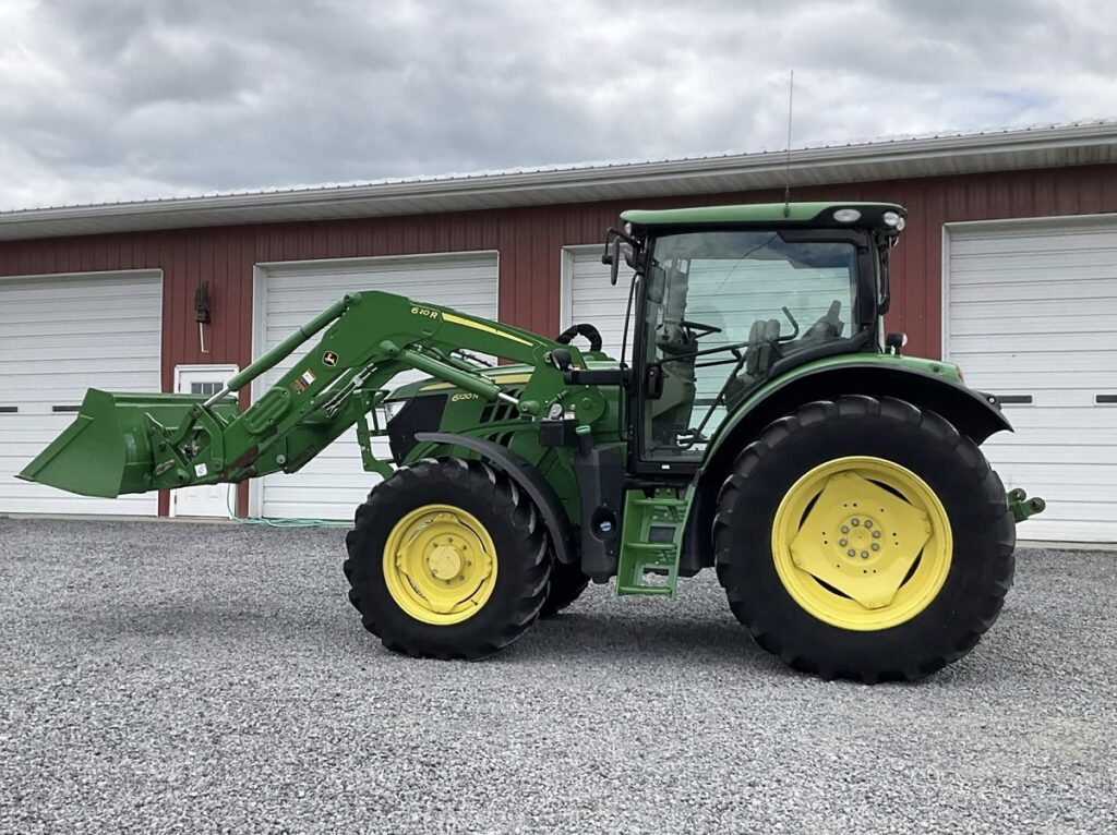 2015 John Deere 6120R