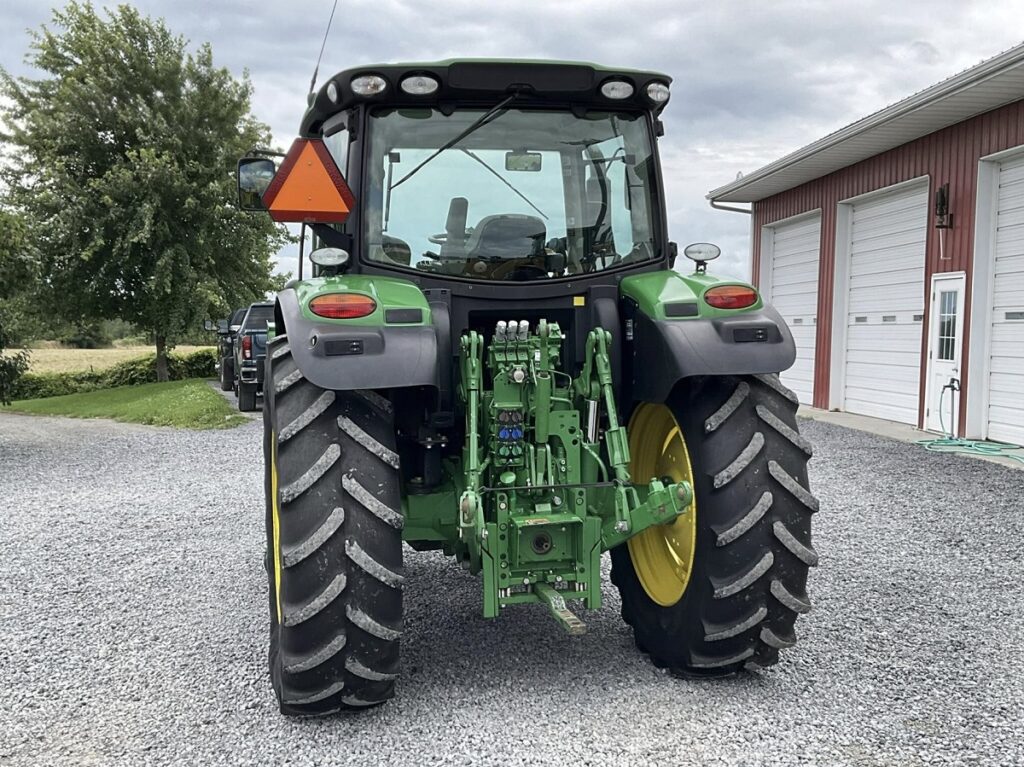 2015 John Deere 6120R